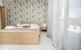 Central Room 128L